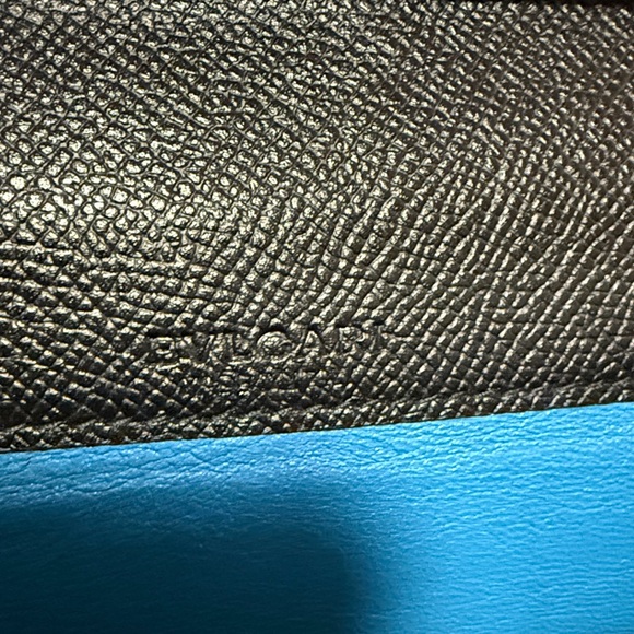 SOLD❤️Authentic Bulgari  Bi fold Elegant Black Leather wallet - Picture 9 of 17